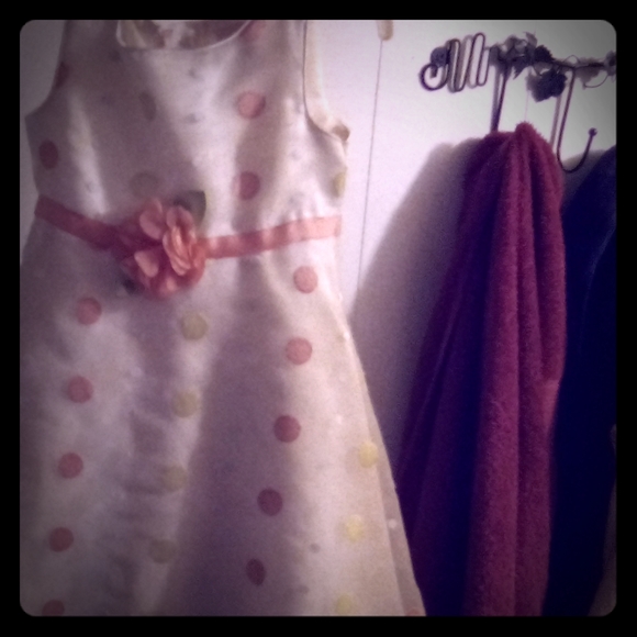 Toddlers girl Easter dress size 4T only one time